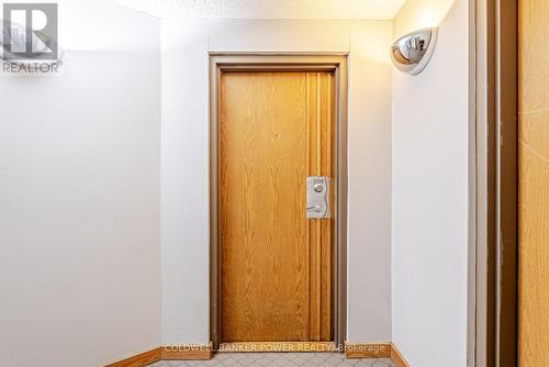 1705 - 695 Richmond Street, London East (East F), ON - Indoor