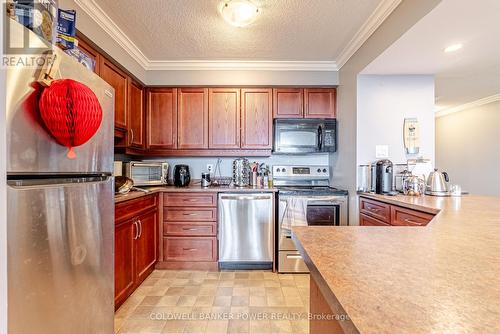 1705 - 695 Richmond Street, London East (East F), ON - Indoor Photo Showing Kitchen