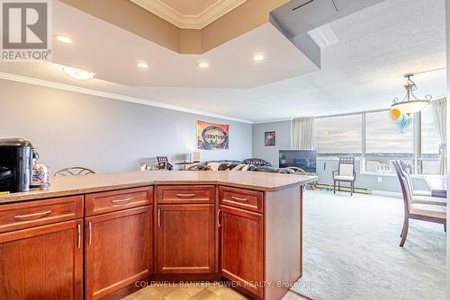 1705 - 695 Richmond Street, London East (East F), ON - Indoor