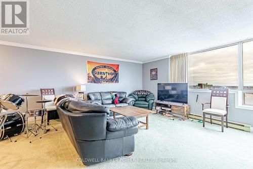 1705 - 695 Richmond Street, London East (East F), ON - Indoor Photo Showing Living Room
