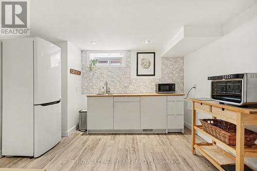 2149 Dublin Avenue, Ottawa, ON - Indoor Photo Showing Kitchen
