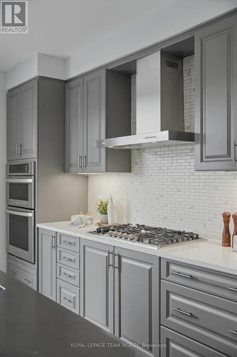 643 Rye Grass Way, Ottawa, ON - Indoor Photo Showing Kitchen With Upgraded Kitchen