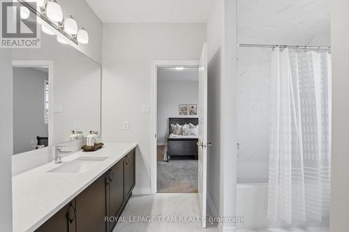 643 Rye Grass Way, Ottawa, ON - Indoor Photo Showing Bathroom