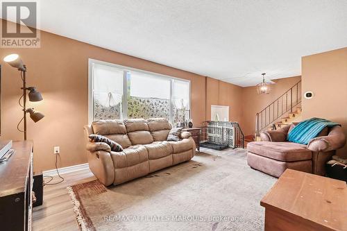 15 Philip Street, Smiths Falls, ON - Indoor Photo Showing Living Room