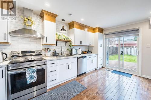 5 Moir Crescent, Barrie, ON - Indoor Photo Showing Kitchen With Stainless Steel Kitchen