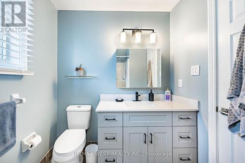 5 Moir Crescent, Barrie, ON - Indoor Photo Showing Bathroom
