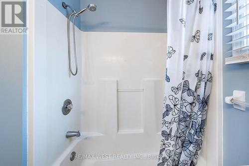 5 Moir Crescent, Barrie, ON - Indoor Photo Showing Bathroom
