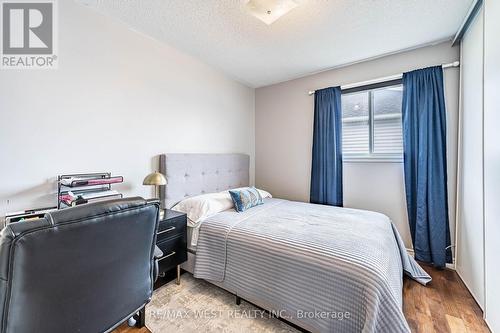 5 Moir Crescent, Barrie, ON - Indoor Photo Showing Bedroom