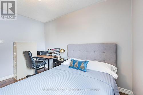 5 Moir Crescent, Barrie, ON - Indoor Photo Showing Bedroom