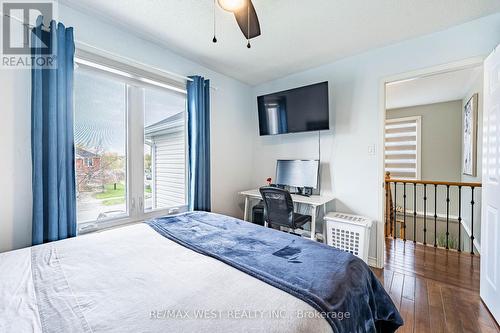 5 Moir Crescent, Barrie, ON - Indoor Photo Showing Bedroom