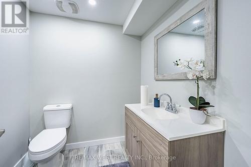 5 Moir Crescent, Barrie, ON - Indoor Photo Showing Bathroom