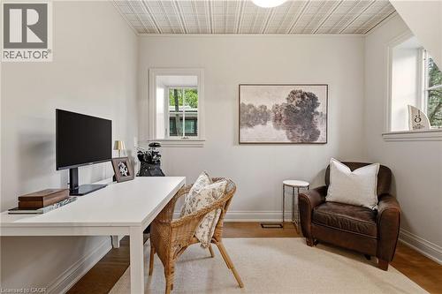 Bright room featuring two windows, crown molding, and a patterned ceiling - 3081 Balmoral Avenue, Burlington, ON - Indoor Photo Showing Office