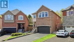 5532 WINDY HILL COURT  Mississauga, ON L4Z 3W4