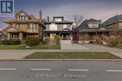 5 MAPLEWOOD AVENUE  Hamilton, ON L8M 1W3