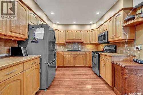 201 2315 Cornwall Street, Regina, SK - Indoor Photo Showing Kitchen