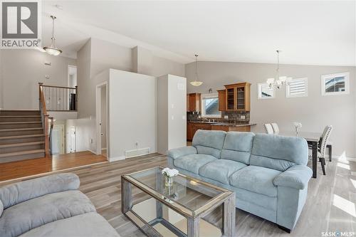 105 615 Stensrud Road, Saskatoon, SK - Indoor Photo Showing Living Room