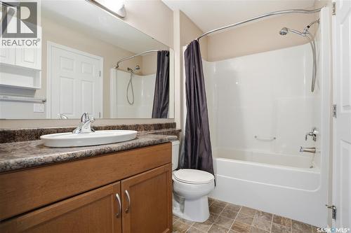 105 615 Stensrud Road, Saskatoon, SK - Indoor Photo Showing Bathroom