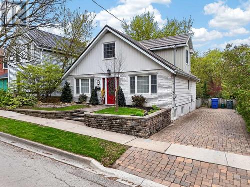 64 NIAGARA STREET  Newmarket, ON L3Y 4E6