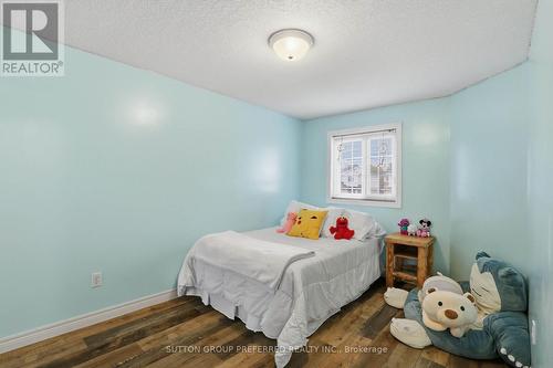 187 Hollyridge Crescent, Kitchener, ON - Indoor Photo Showing Bedroom