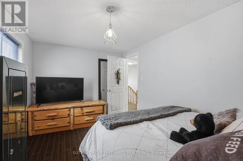187 Hollyridge Crescent, Kitchener, ON - Indoor Photo Showing Bedroom