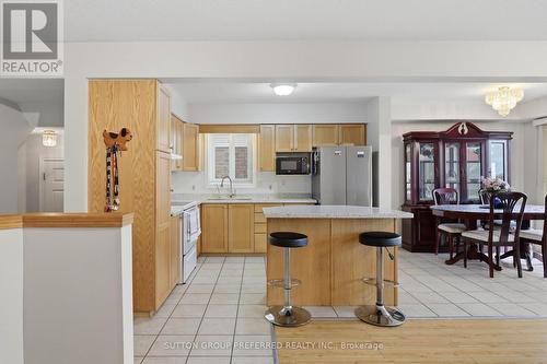 187 Hollyridge Crescent, Kitchener, ON - Indoor Photo Showing Kitchen
