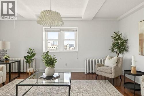 21 Mountwood Avenue Unit# 7, Hamilton, ON - Indoor Photo Showing Living Room