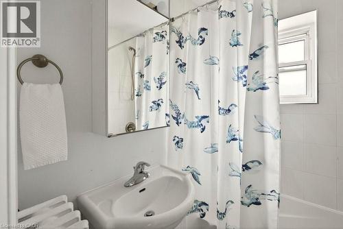 21 Mountwood Avenue Unit# 7, Hamilton, ON - Indoor Photo Showing Bathroom