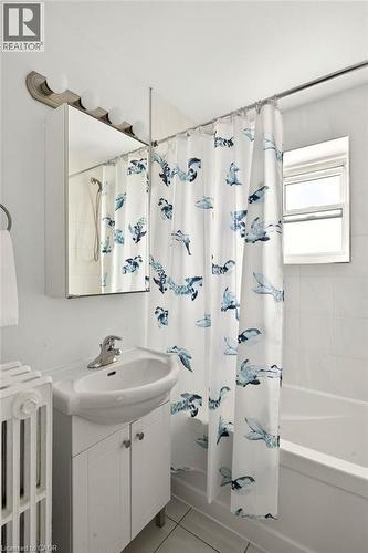 21 Mountwood Avenue Unit# 7, Hamilton, ON - Indoor Photo Showing Bathroom