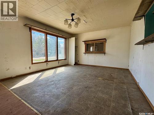 407 Broad Street, Cut Knife, SK - Indoor Photo Showing Other Room