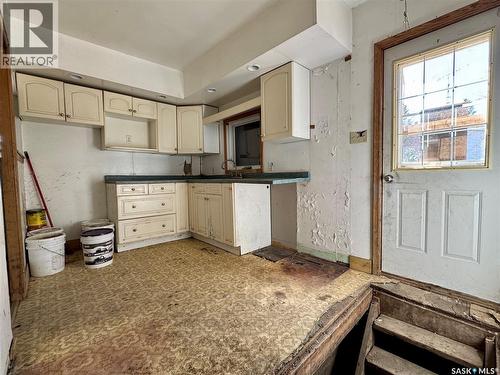 407 Broad Street, Cut Knife, SK - Indoor Photo Showing Kitchen