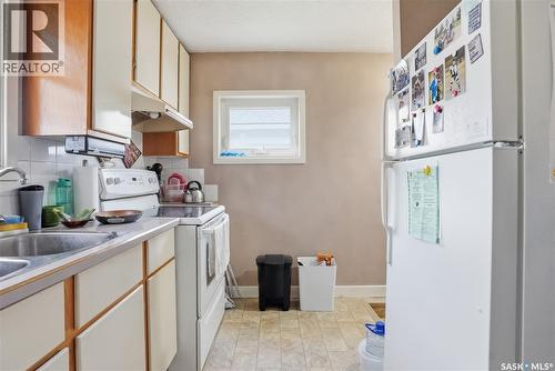 810 6Th Street, Perdue, SK - Indoor Photo Showing Kitchen