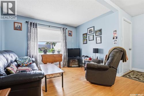 810 6Th Street, Perdue, SK - Indoor Photo Showing Living Room