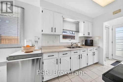19 Glen Forest Drive, Hamilton, ON - Indoor Photo Showing Kitchen With Double Sink