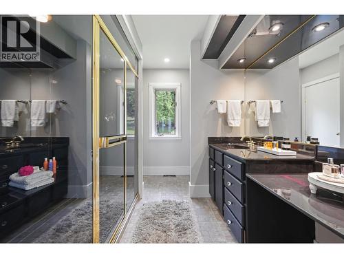 9520 Juniper Heights Road, Invermere, BC - Indoor Photo Showing Bathroom