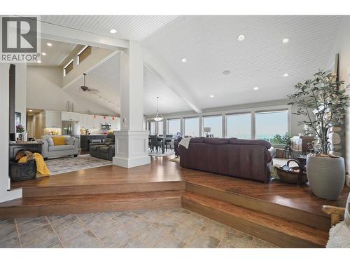 9520 Juniper Heights Road, Invermere, BC - Indoor
