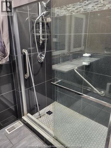 1 Wilder South Unit# Mobile Home Only, Lakeshore, ON - Indoor Photo Showing Bathroom
