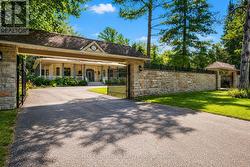 61 EARL STREET Wasaga Beach, ON L9Z 2M6