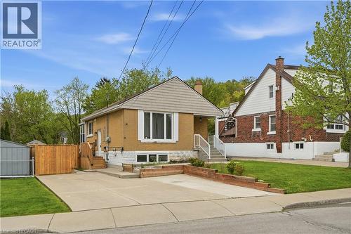 38 Dunkirk Drive Unit# B, Hamilton, ON - Outdoor