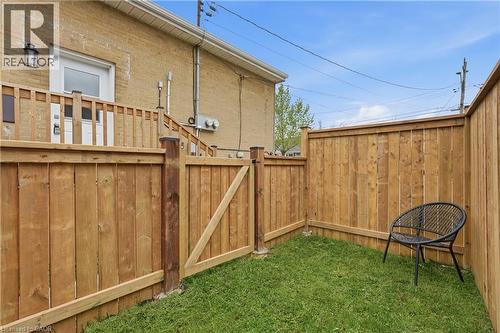 38 Dunkirk Drive Unit# B, Hamilton, ON - Outdoor With Exterior