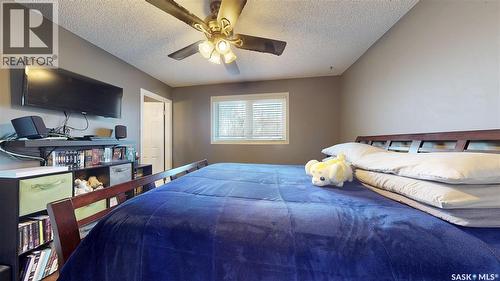 1126 Brett Bay, Regina, SK - Indoor Photo Showing Bedroom
