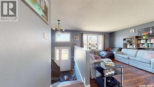 1126 Brett Bay, Regina, SK - Indoor Photo Showing Living Room