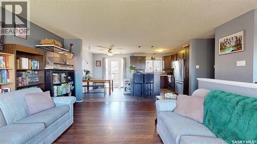 1126 Brett Bay, Regina, SK - Indoor Photo Showing Living Room