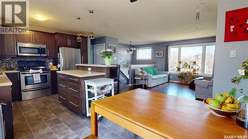 1126 Brett Bay, Regina, SK - Indoor Photo Showing Kitchen