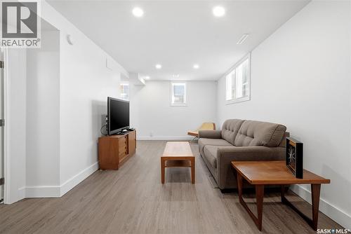 2221 Francis Street, Regina, SK - Indoor