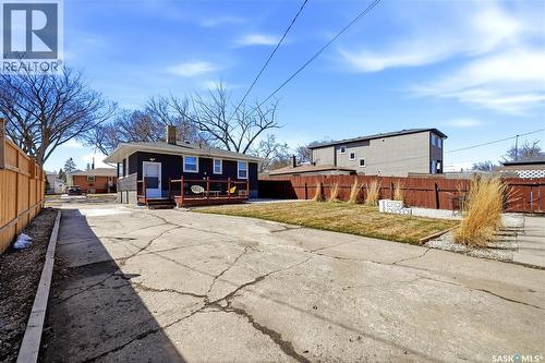 2221 Francis Street, Regina, SK - Outdoor