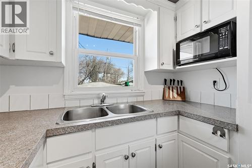 2221 Francis Street, Regina, SK - Indoor Photo Showing Kitchen With Double Sink