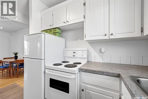 2221 Francis Street, Regina, SK - Indoor Photo Showing Kitchen