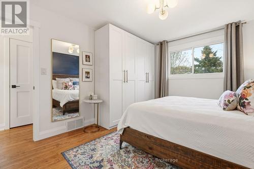 3452 Caplan Crescent, Burlington, ON - Indoor Photo Showing Bedroom