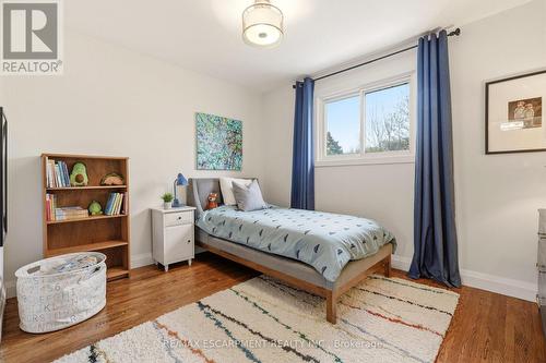 3452 Caplan Crescent, Burlington, ON - Indoor Photo Showing Bedroom