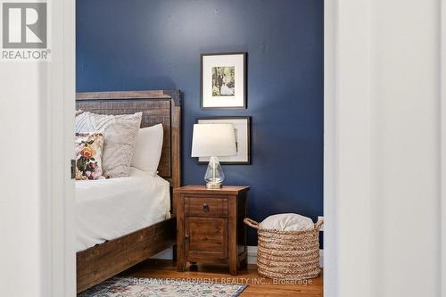 3452 Caplan Crescent, Burlington, ON - Indoor Photo Showing Bedroom